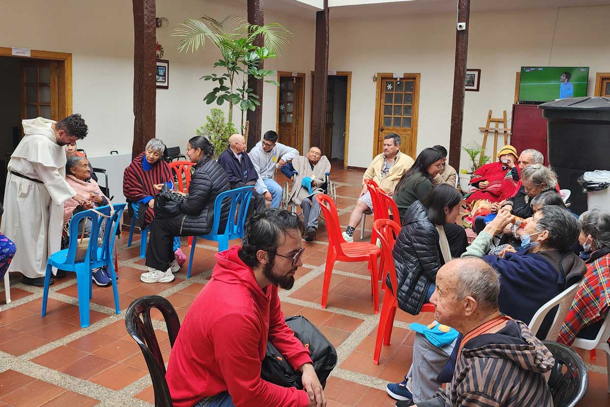 acompañamiento-ancianato-centro-2-evangelizacion-cultura-2025-santoto-tunja-boyaca