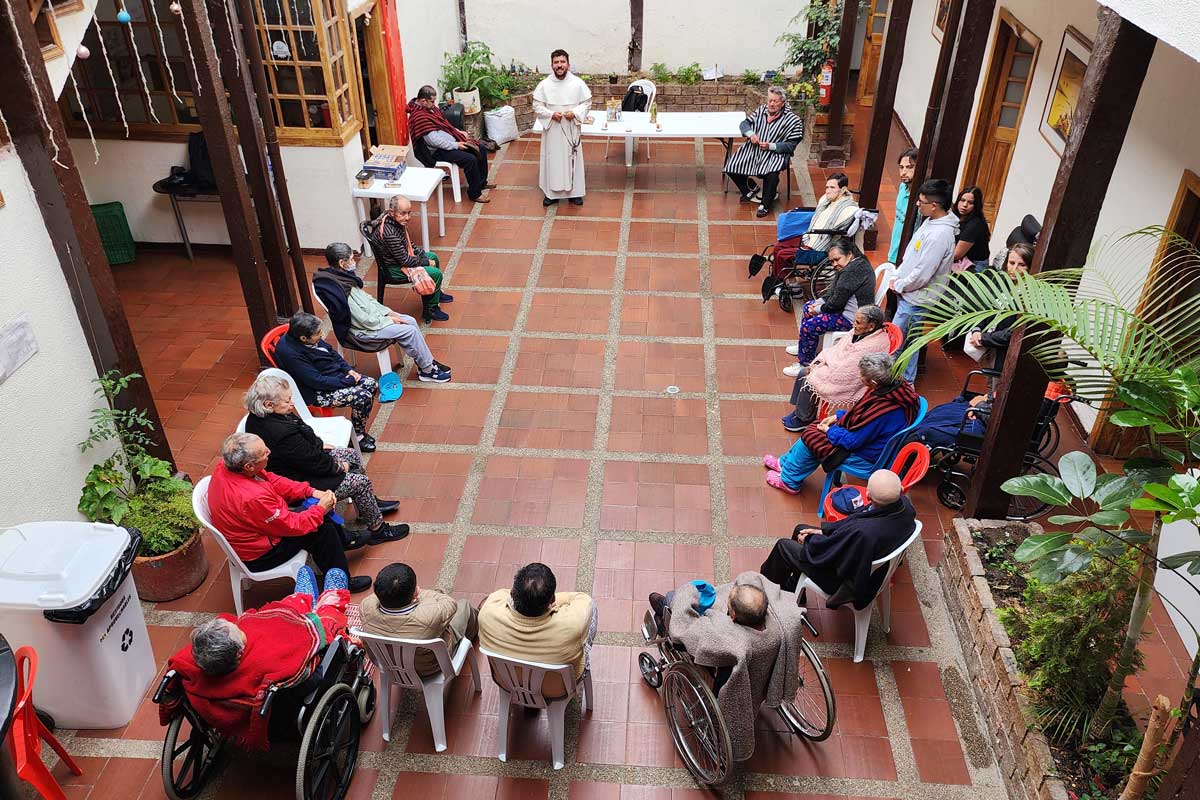 acompañamiento-ancianato-centro-3-evangelizacion-cultura-2025-santoto-tunja-boyaca