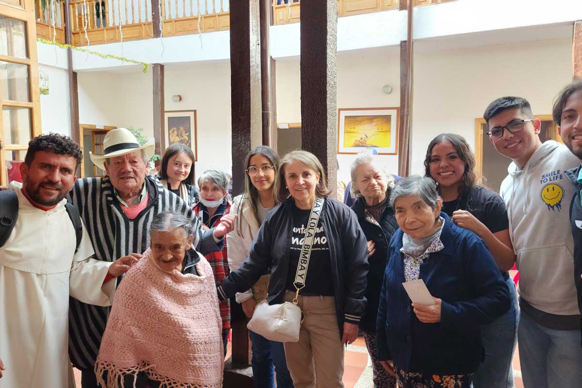 acompañamiento-ancianato-centro-evangelizacion-cultura-2025-santoto-tunja-boyaca