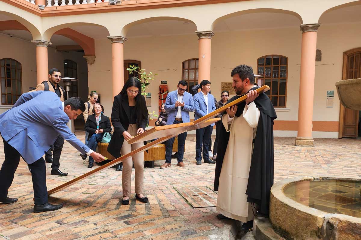 viacrucis3-evangelizacion-cultura-2025-santoto-tunja-boyaca