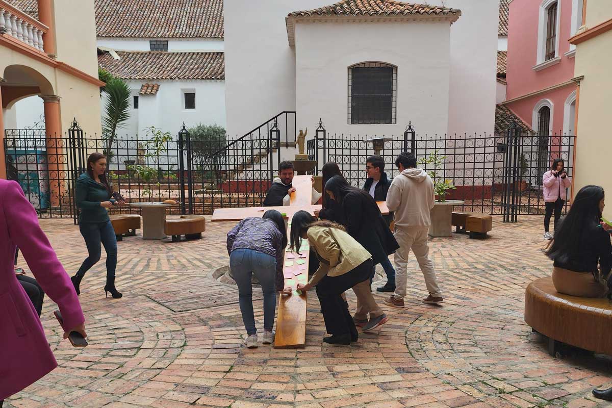 viacrucis6-evangelizacion-cultura-2025-santoto-tunja-boyaca